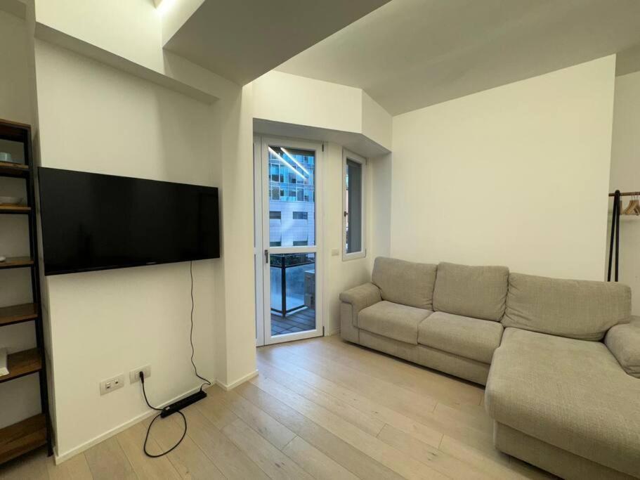 Modern Apartment - Walking Distance To Milan Central Station — Photos 3